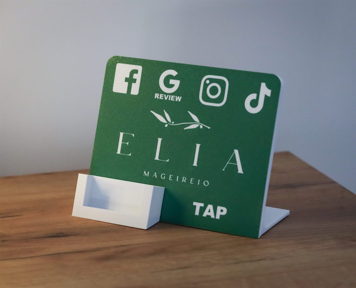 NFC stand «Elia Mageireio» με social icons και TAP, 3D εκτύπωση